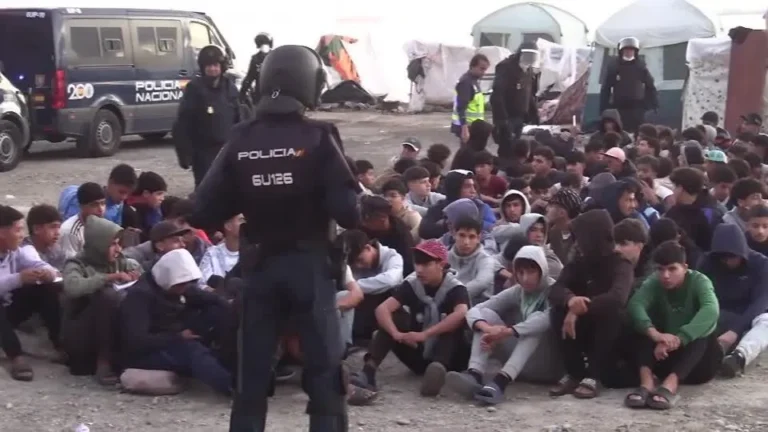Espanha retira último acampamento de imigrantes em Ceuta antes de visita real