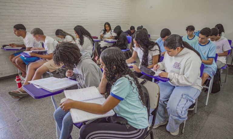 Estudantes da rede publica exigem melhorias urgentes no ensino