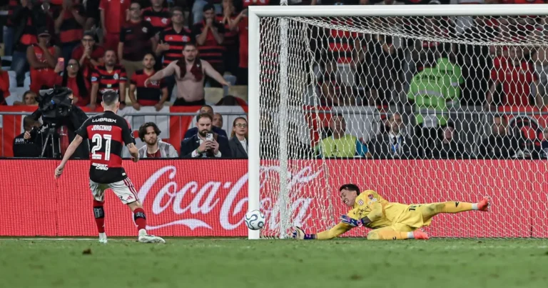 Flamengo empata com o Estudiantes e está eliminado da Copa Libertadores