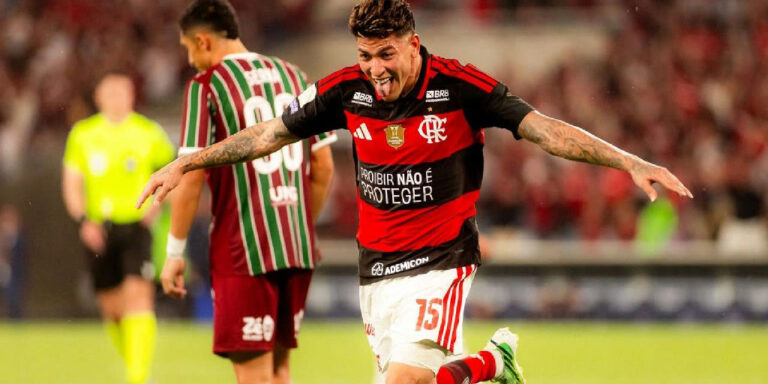 Flamengo segue no topo do Brasileirão em rodada marcada por goleada do Palmeiras e crise no Z-4