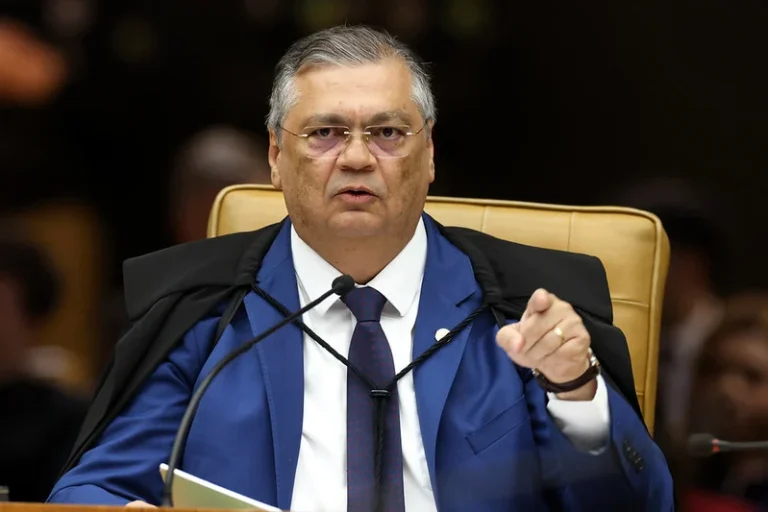 Flávio Dino encerra ação no STF sobre postagem de Antonio Tabet após decisão do TSE