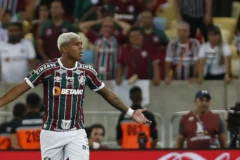 Fluminense provoca o Vasco nas redes sociais após queda na Sul-americana