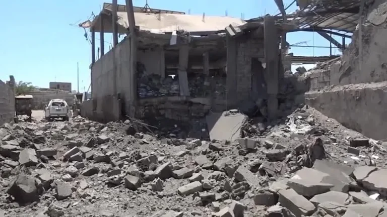 Forças aéreas do Iêmen realizam 20 ataques contra posições houthi na província de Taiz