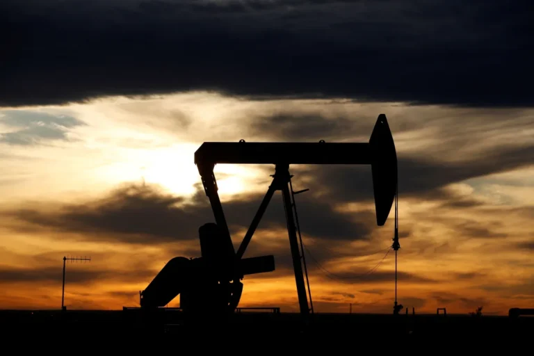 Furacão Isaías provoca interrupção significativa na produção de petróleo no Golfo do México