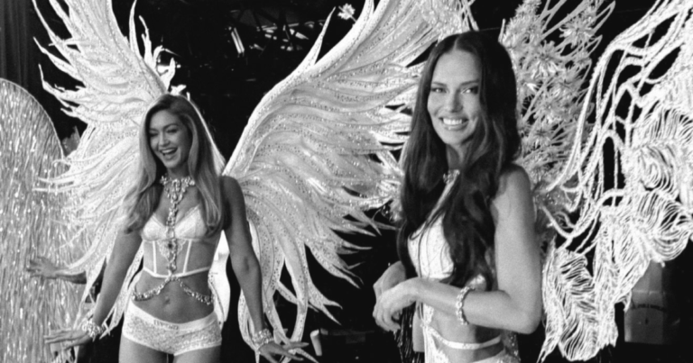 Gigi Hadid compartilha registros dos bastidores com Adriana Lima após desfile