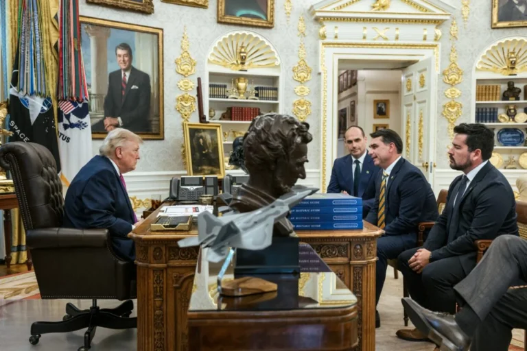 Governo Trump destina US$ 1 milhão para financiar grupos que contestam o STF no Brasil