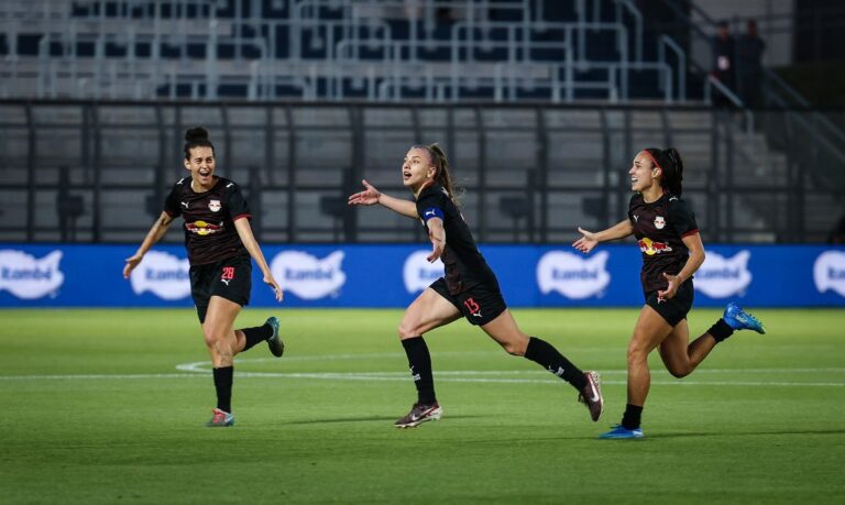 Internacional e Bragantino garantem vaga nas semifinais da Copa do Brasil Feminina
