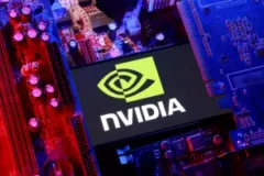 Jensen Huang destaca avanço da inteligência artificial na Europa em evento com robôs