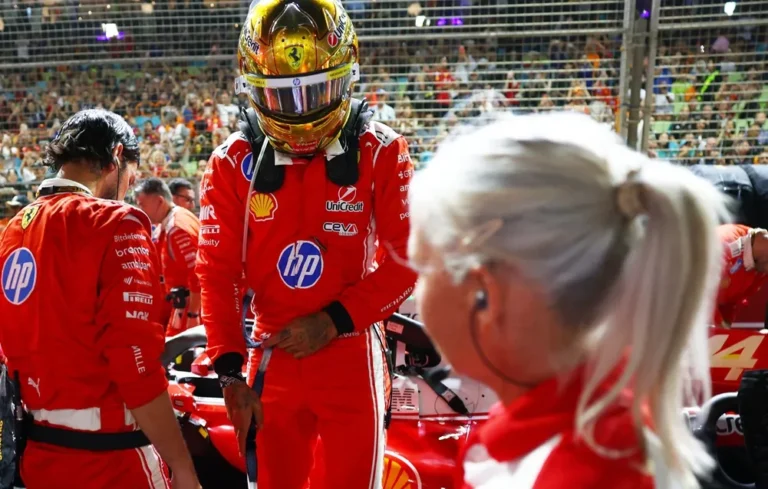 Lewis Hamilton apresenta mal-estar após GP de Cingapura e é dispensado de entrevistas