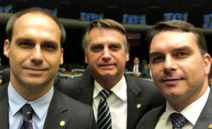 Limites constitucionais: Flávio Bolsonaro teria poder para anistiar o pai e o irmão?
