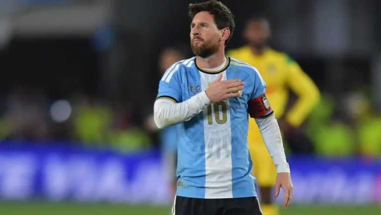Lionel Messi encerra trajetória na seleção argentina com marca histórica de gols