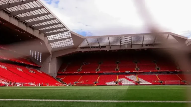 Liverpool e Manchester City medem forças em Anfield pela Premier League