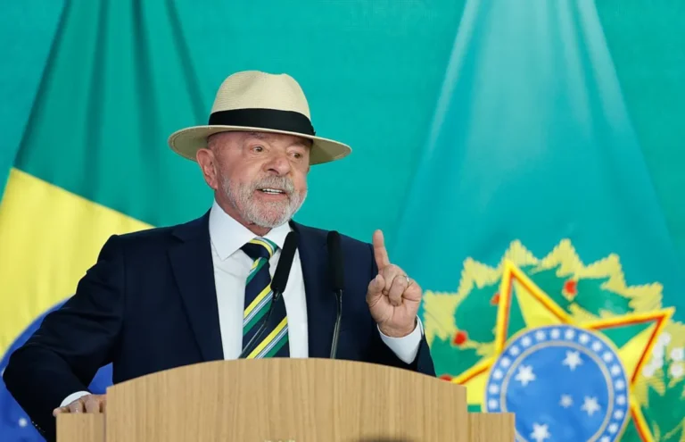 Lula aciona TSE e ANPD contra Meta por suposto favorecimento a Flávio Bolsonaro