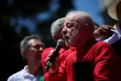 Lula afirma desconhecer congelamento do Bolsa Família e nega viés eleitoral em reajuste
