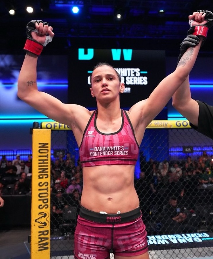 Lutadora mato-grossense Aieza Bertolso conquista contrato com o UFC após vitória em Las Vegas
