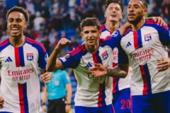 Lyon mantém aproveitamento perfeito na Europa League ao vencer o Crystal Palace