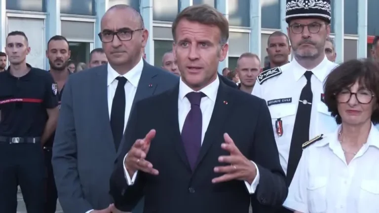 Macron aponta atentado racista perto de Paris como virada histórica para a França
