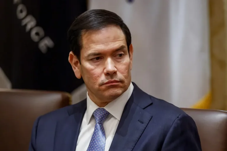 Marco Rubio cobra transparência da Rússia após morte em laboratório de peste