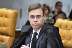 Mendonça decide que Lula e Flávio Bolsonaro devem publicar próprios sigilos sem intermediários