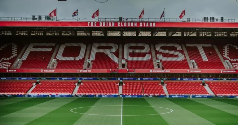 Nottingham Forest e Arsenal duelam pela sétima rodada da Premier League