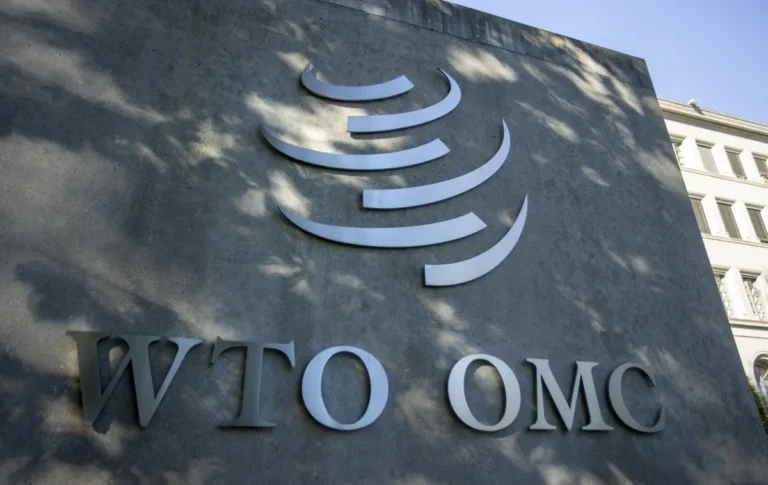 OMC revisa projeção e aponta alta no comércio global de bens para 2026