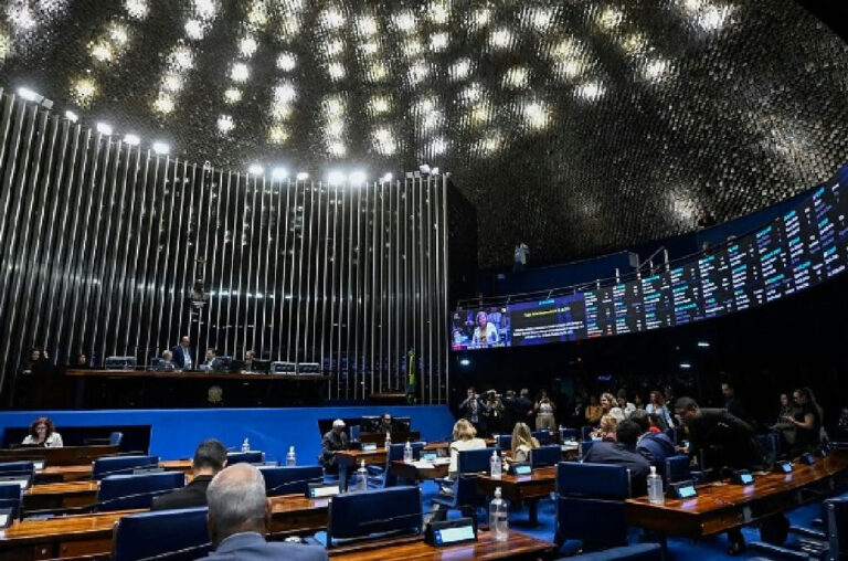 Oposição tenta incluir redução da maioridade penal na PEC da segurança pública