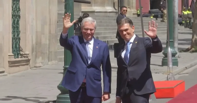 Presidente do Chile visita a Bolívia pela primeira vez em mais de 70 anos