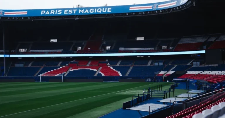 PSG e barcelona duelam na champions league com transmissão ao vivo