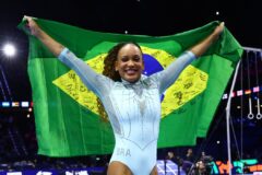 Rebeca Andrade brilha na Holanda e fatura o tricampeonato mundial