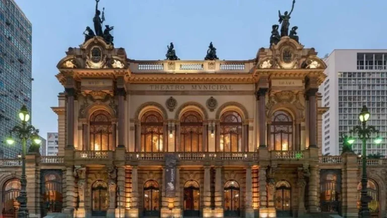Símbolo cultural de São Paulo, Theatro Municipal nasceu em 1911 para a elite cafeeira