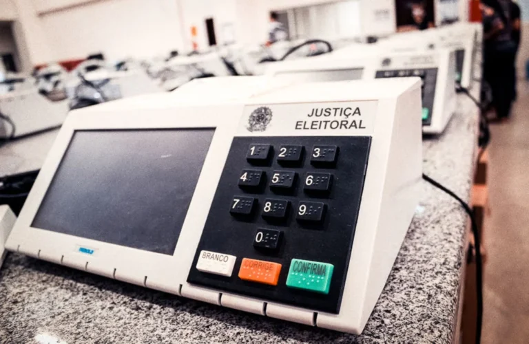 STF determina extensão do horário de votação em todo o país após pedido