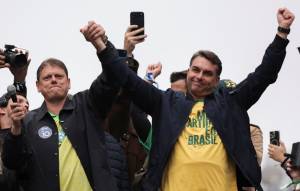 Tarcísio chama proposta de tarifa zero de Lula de estelionato e exige fonte de custeio