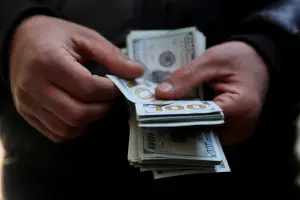 Taxas do Tesouro Direto amenizam alta enquanto mercado monitora cenário político e econômico