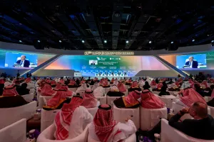 Tensões regionais desafiam ambições da Arábia Saudita durante congresso de energia