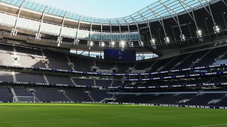 Tottenham e Coventry duelam pela Premier League com transmissão ao vivo