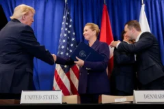 Trump anuncia exploração de recursos na Groenlândia em meio a reforço militar