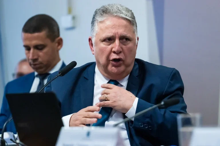 TSE anula votos de Anthony Garotinho no Rio de Janeiro