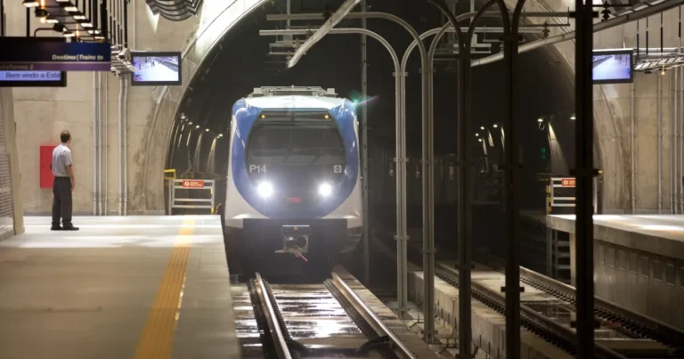 Uso de spray de pimenta em trem da Linha 5-Lilás causa pânico e mal-estar em passageiros
