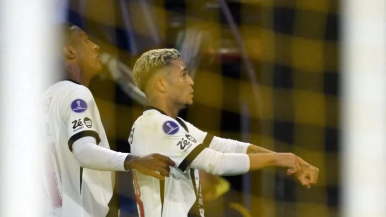 Vasco conquista La Bombonera e entra para lista histórica contra o Boca Juniors