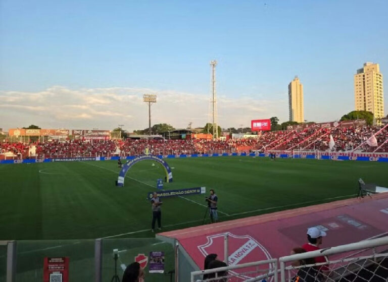 Vila Nova esgota ingressos e terá estádio lotado contra o Cuiabá pela Série B