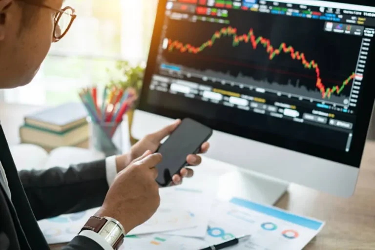 VIX Brasil atinge recorde histórico e reflete cautela máxima dos investidores
