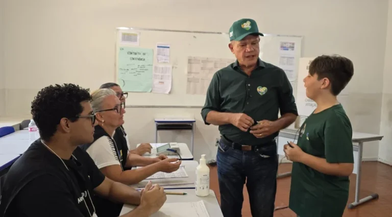 Wellington Fagundes vota em Rondonópolis e reforça alianças na reta final das eleições