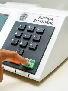 Zanin obriga reabertura de urnas em Salvador e votação vai até 19h