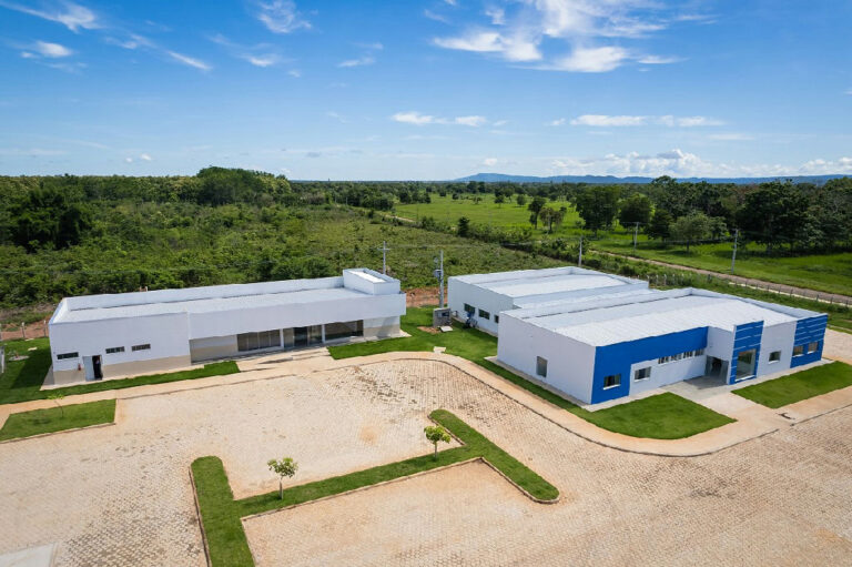 ZPE de Cáceres avança com fábrica em operação e negocia quatro novos projetos